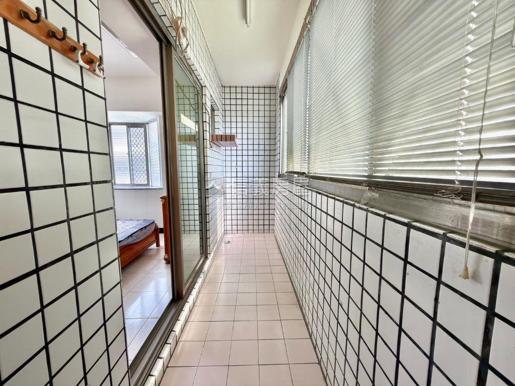 南寶儷園採光採三房雙平車房屋室內格局與周邊環境