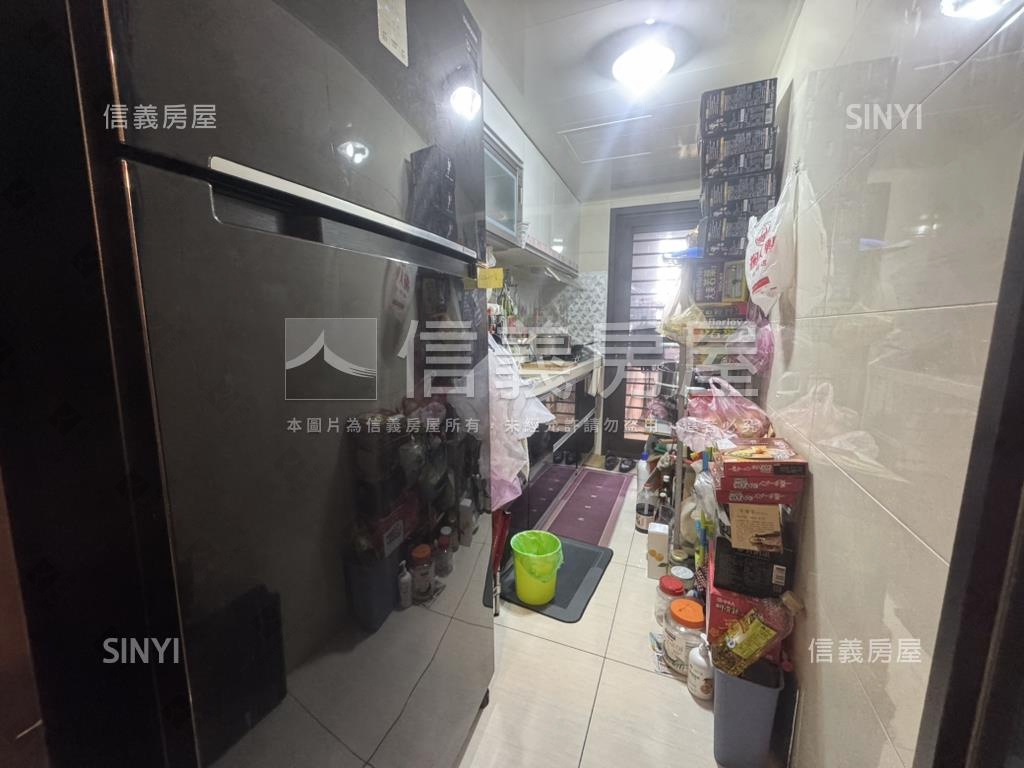 中高樓層三房車位裝潢美屋房屋室內格局與周邊環境