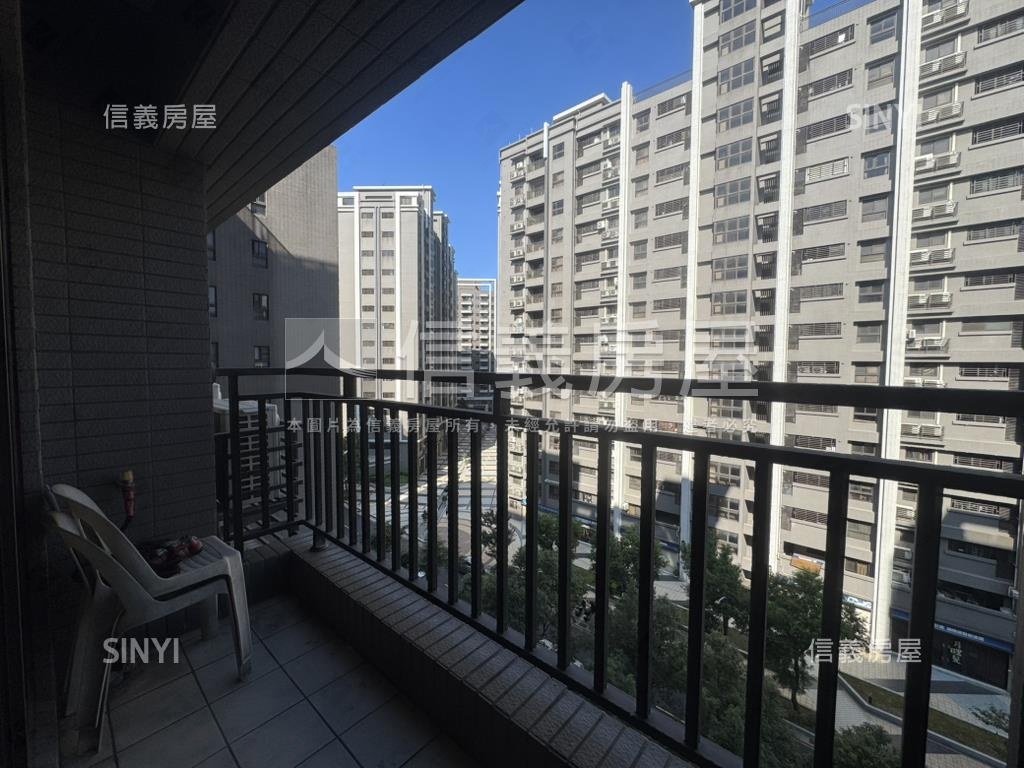 中高樓層三房車位裝潢美屋房屋室內格局與周邊環境