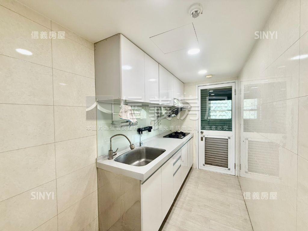 普羅旺斯‧近輕軌‧兩房房屋室內格局與周邊環境