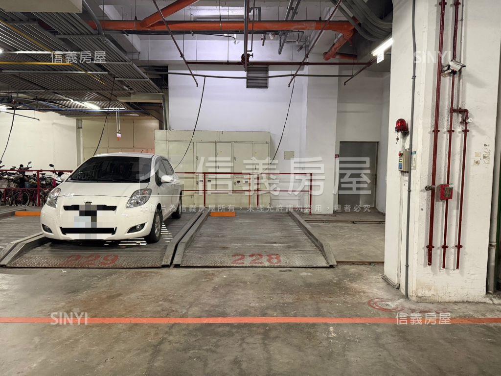 普羅旺斯‧近輕軌‧兩房房屋室內格局與周邊環境