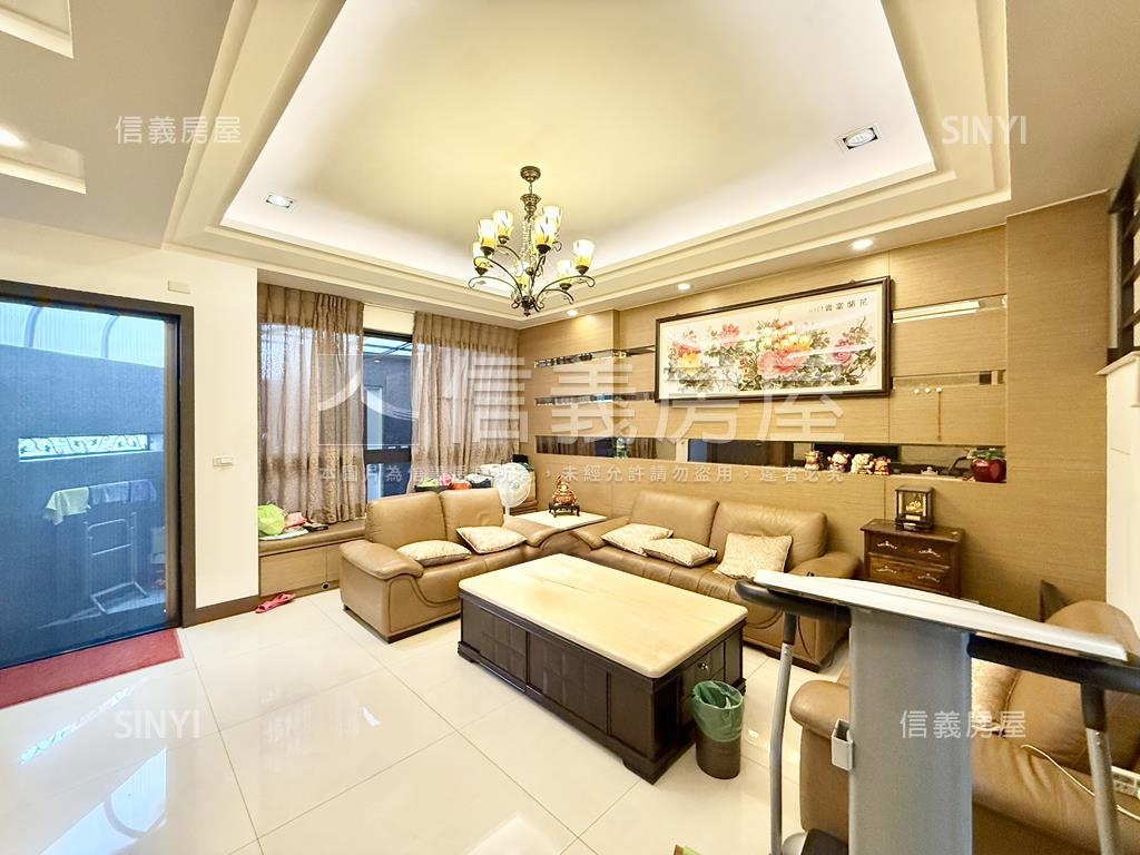 頂新特區霸氣角窗車墅房屋室內格局與周邊環境