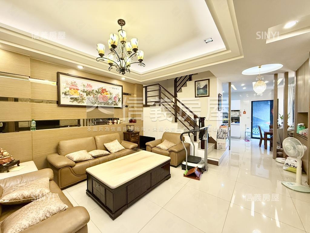 頂新特區霸氣角窗車墅房屋室內格局與周邊環境