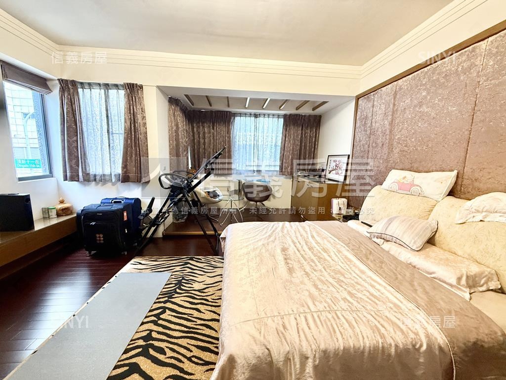 頂新特區霸氣角窗車墅房屋室內格局與周邊環境