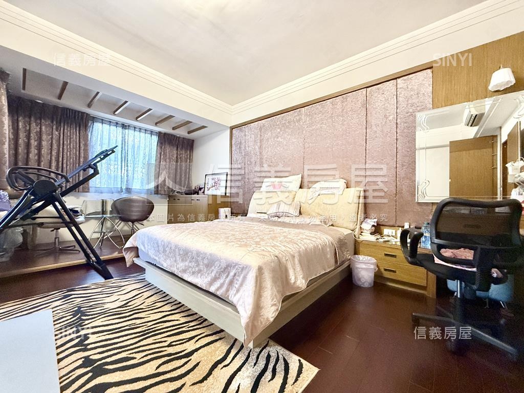 頂新特區霸氣角窗車墅房屋室內格局與周邊環境