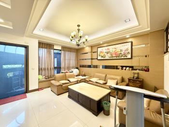 頂新特區霸氣角窗車墅