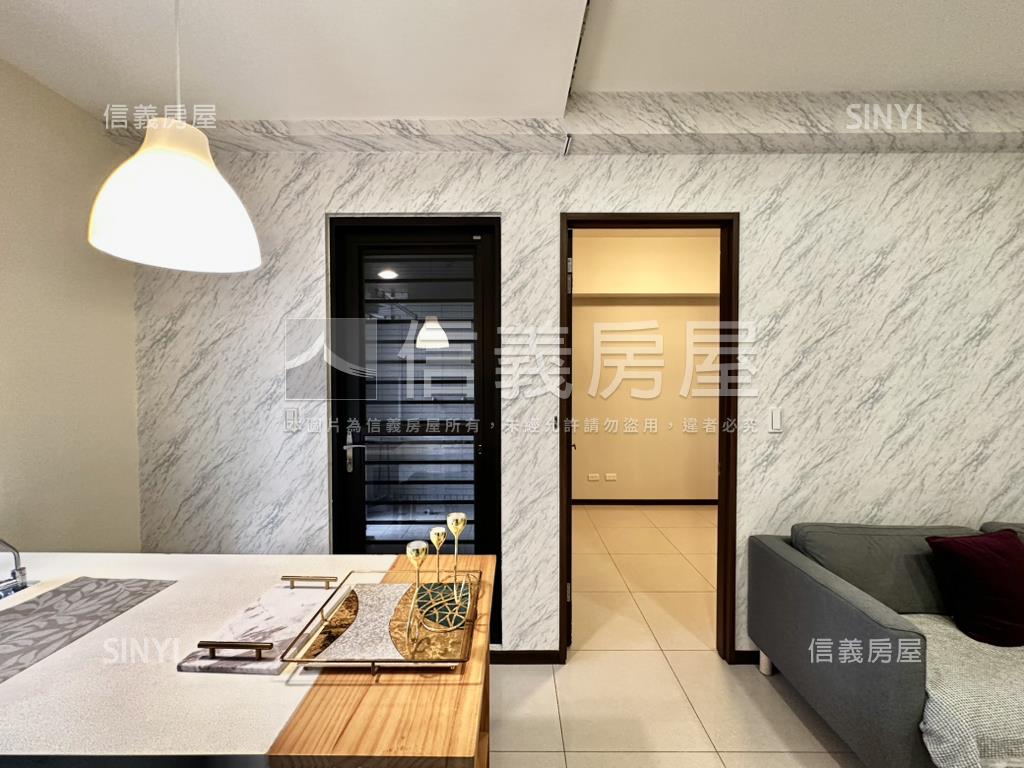 市政潤隆低總價兩房車位房屋室內格局與周邊環境