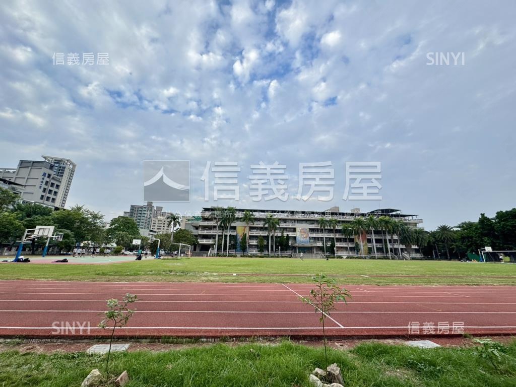 朝南！邊間！低總成家透天房屋室內格局與周邊環境