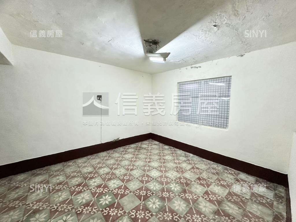 近衛武營活巷騎樓透天房屋室內格局與周邊環境