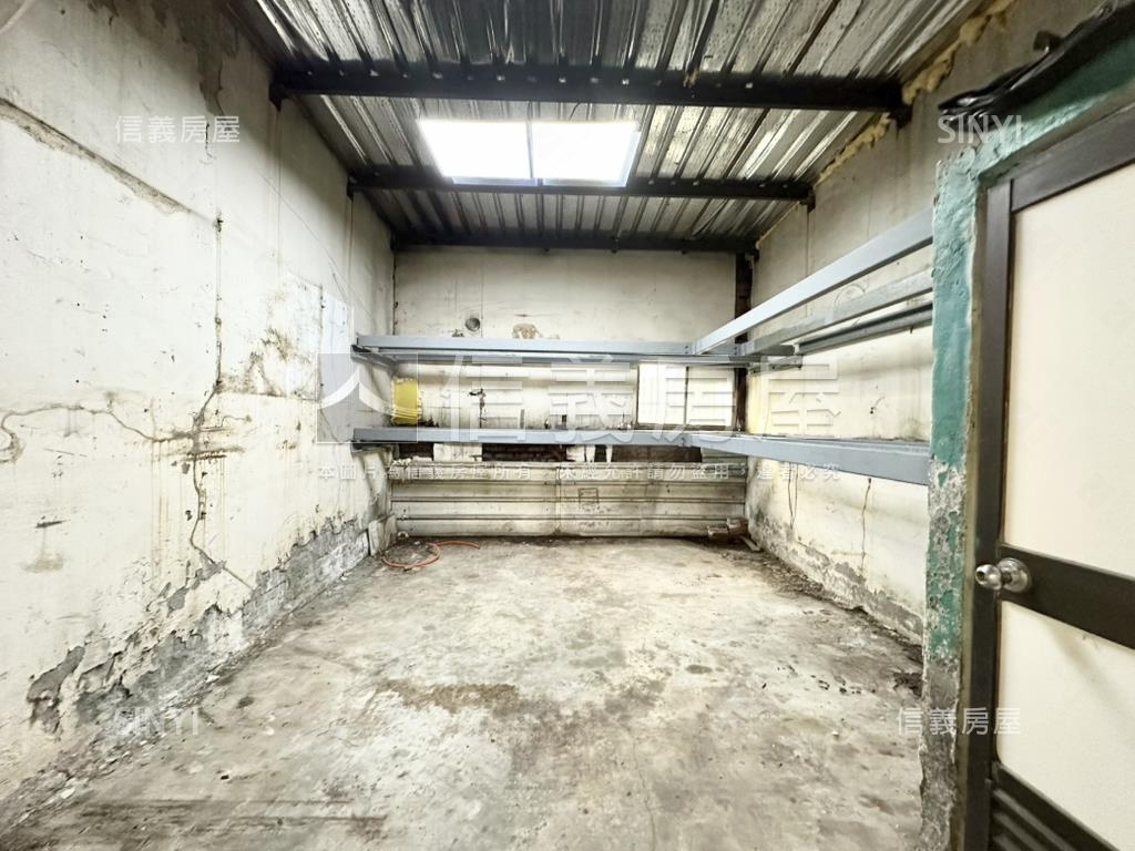 近衛武營活巷騎樓透天房屋室內格局與周邊環境