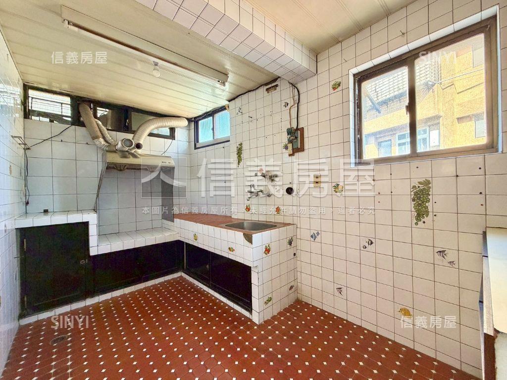 【頂加】邊間一層一戶美寓房屋室內格局與周邊環境