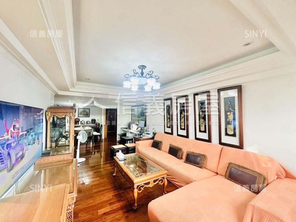 新案～艾菲爾四房附車位房屋室內格局與周邊環境