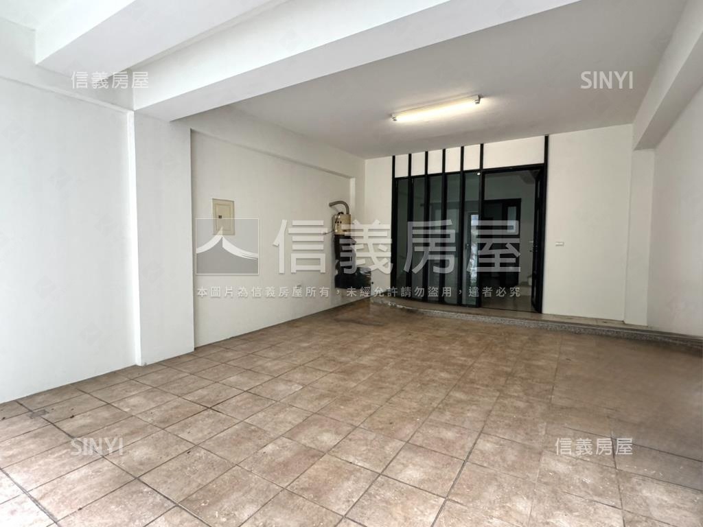 虎尾寮晴川東成街雙車墅房屋室內格局與周邊環境