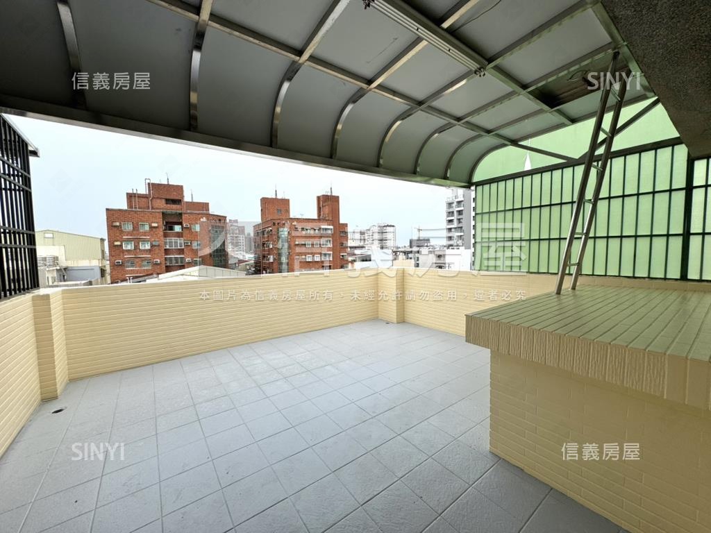 虎尾寮晴川東成街雙車墅房屋室內格局與周邊環境