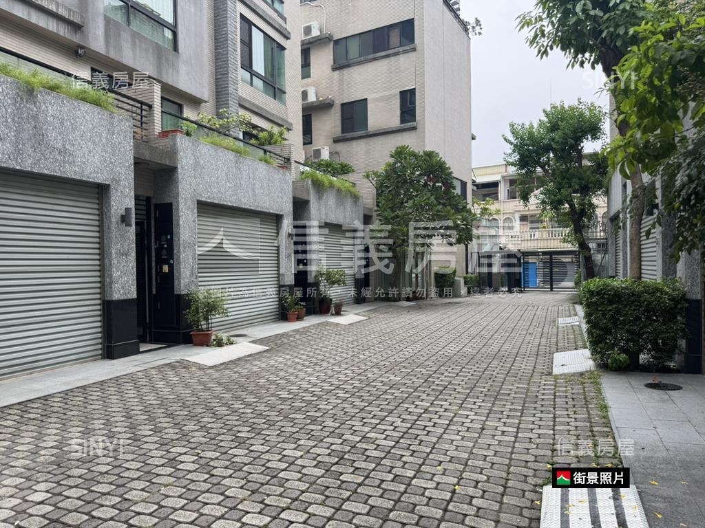 虎尾寮晴川東成街雙車墅房屋室內格局與周邊環境
