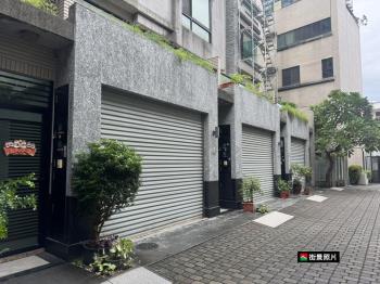 虎尾寮晴川東成街雙車墅