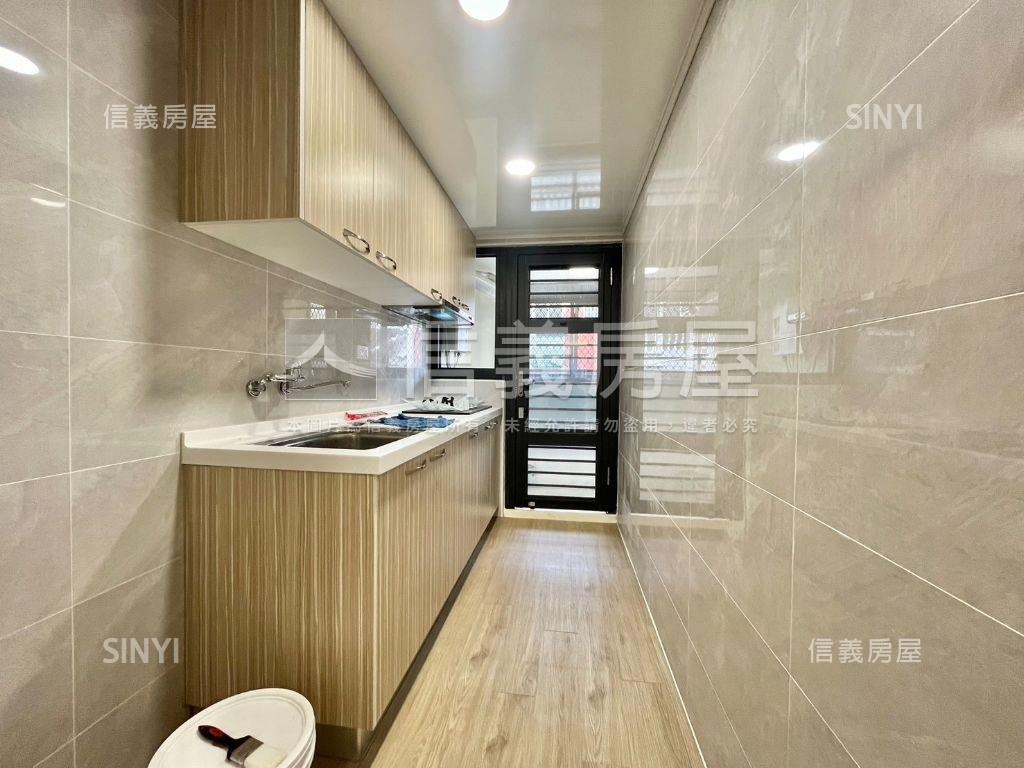 大里稀有低總價三房車位房屋室內格局與周邊環境