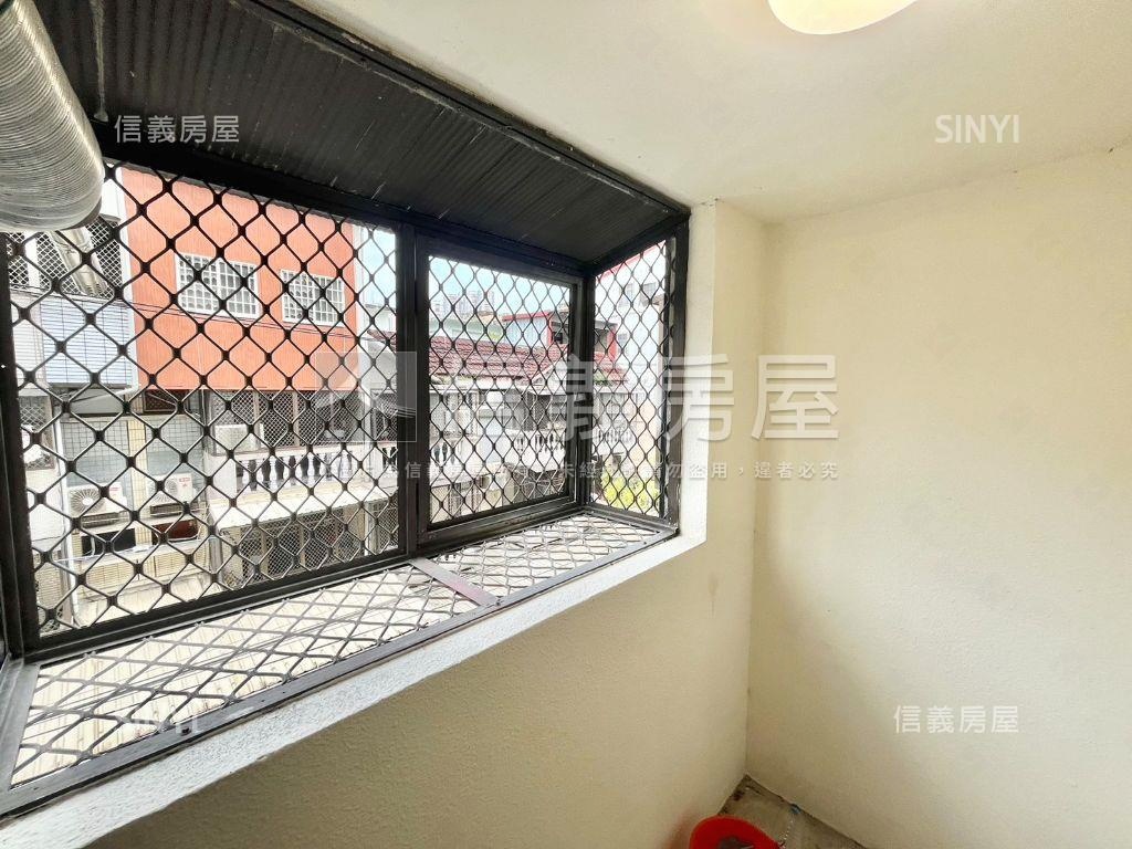 大里稀有低總價三房車位房屋室內格局與周邊環境
