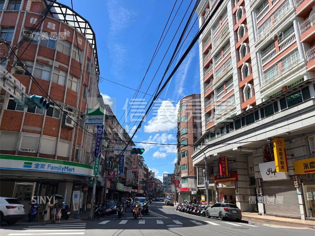 信義路面寬金店面房屋室內格局與周邊環境