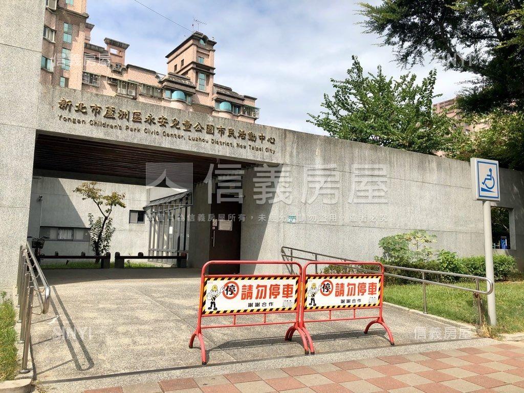 信義路面寬金店面房屋室內格局與周邊環境