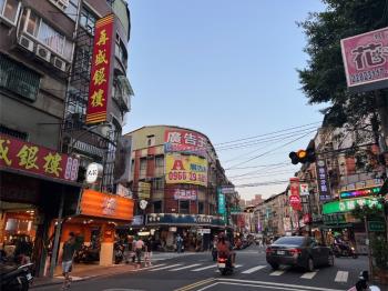 信義路面寬金店面