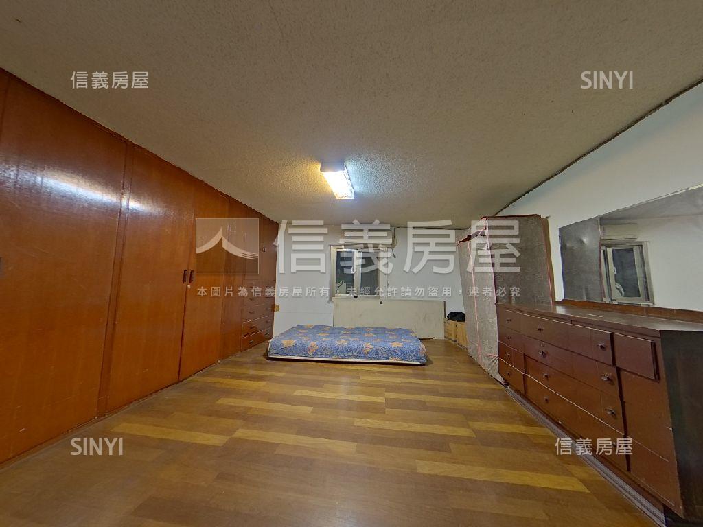 人潮錢潮商機廟口旁透天房屋室內格局與周邊環境