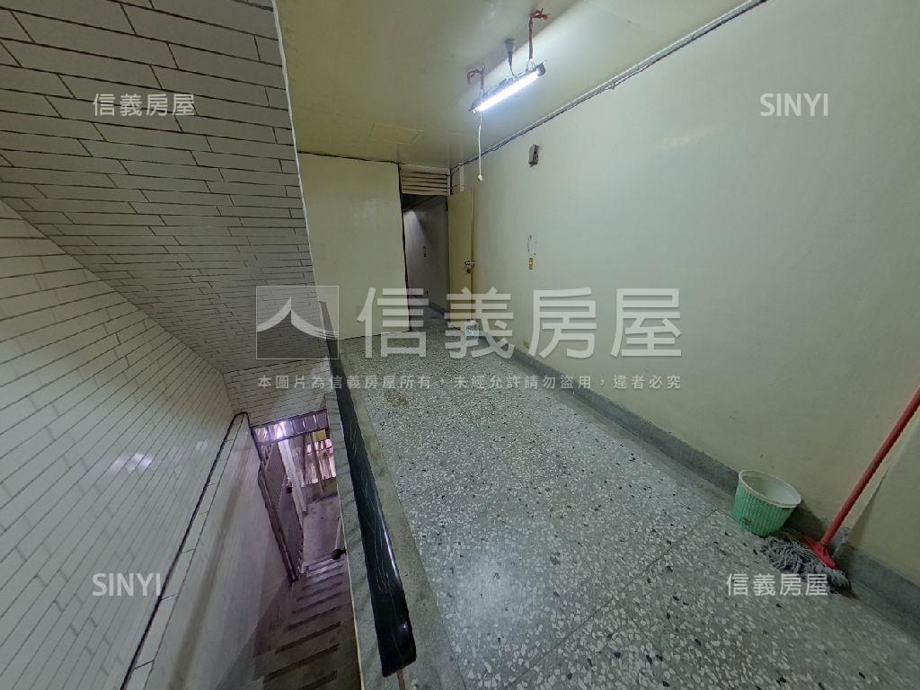 人潮錢潮商機廟口旁透天房屋室內格局與周邊環境