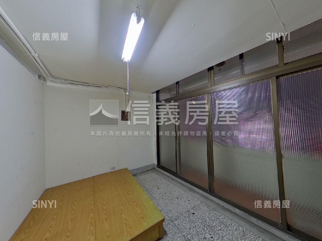 人潮錢潮商機廟口旁透天房屋室內格局與周邊環境