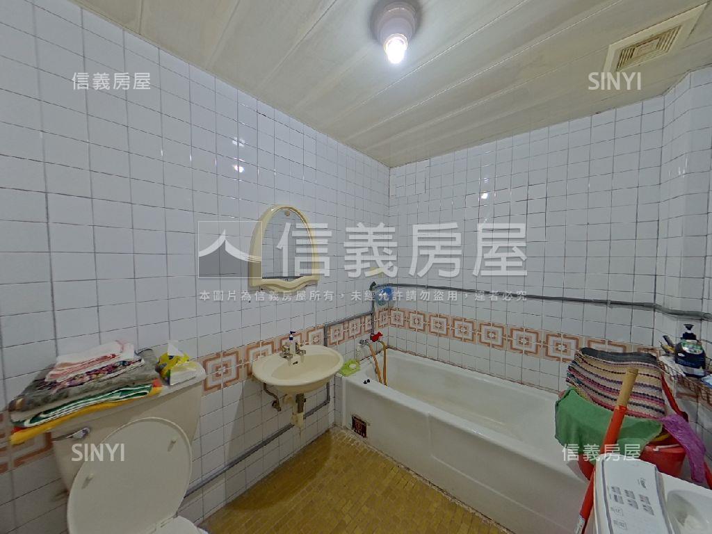 人潮錢潮商機廟口旁透天房屋室內格局與周邊環境