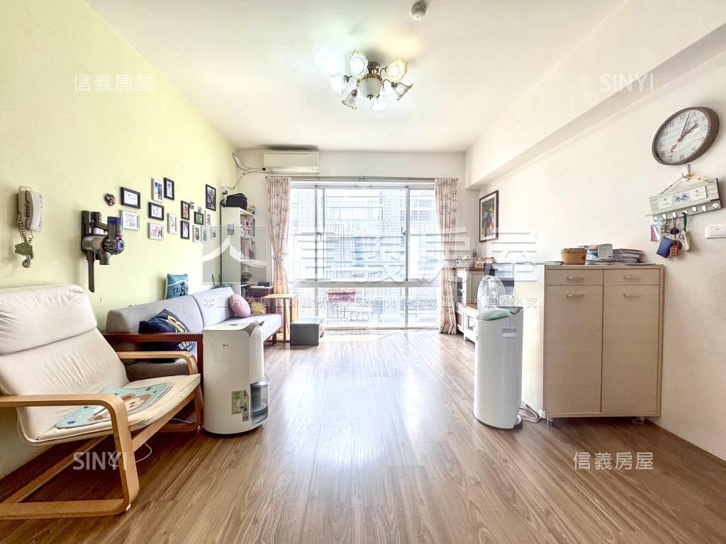 煙波海晏四房車位房屋室內格局與周邊環境