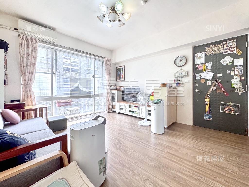 煙波海晏四房車位房屋室內格局與周邊環境