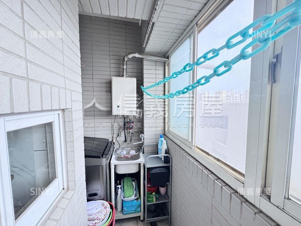 煙波海晏四房車位房屋室內格局與周邊環境