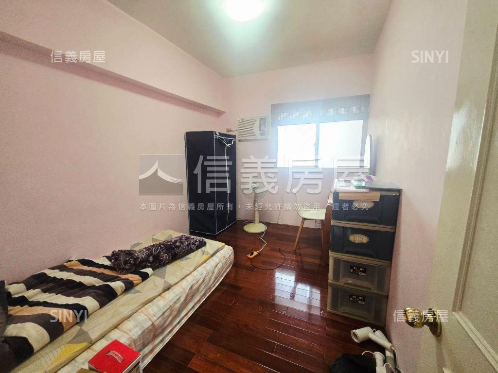 未來雙捷運。邊間次頂樓房屋室內格局與周邊環境