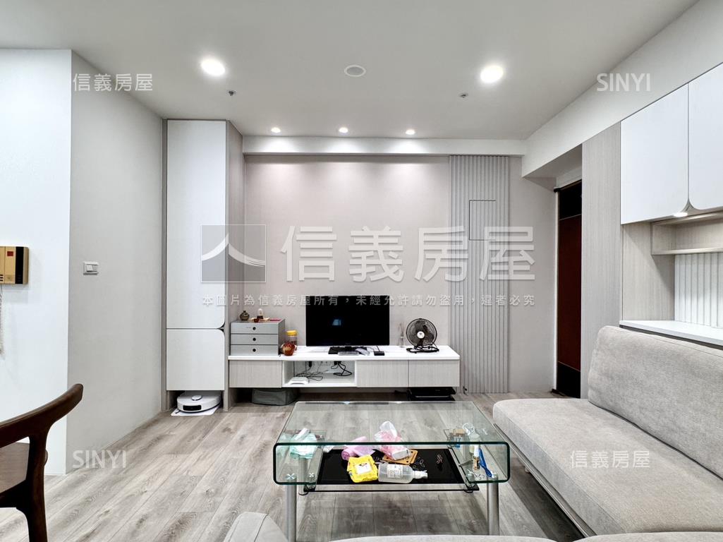 Ｒ１４巨蛋精裝兩房車位房屋室內格局與周邊環境