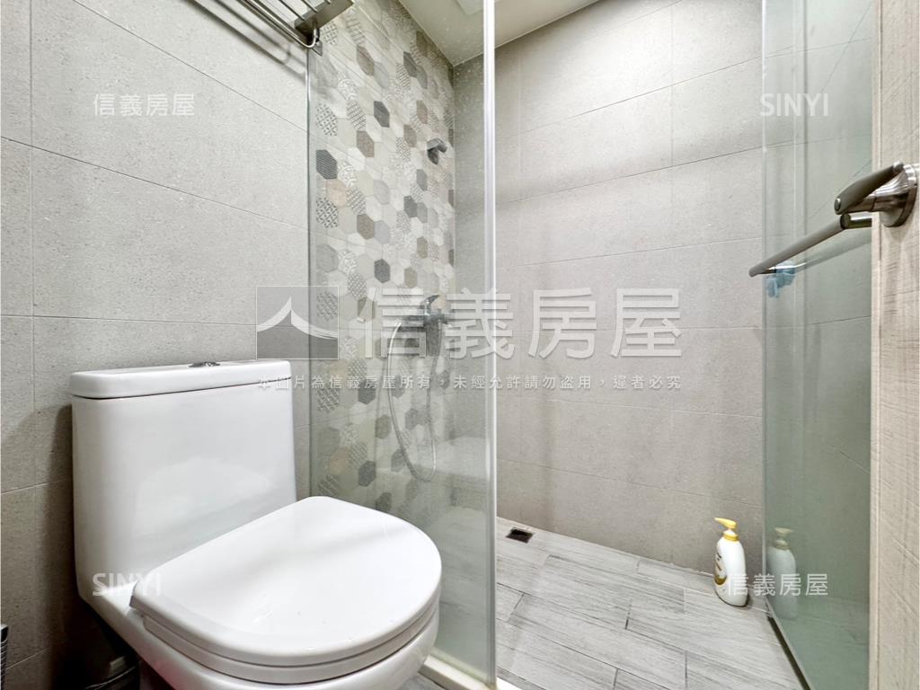 Ｒ１４巨蛋精裝兩房車位房屋室內格局與周邊環境