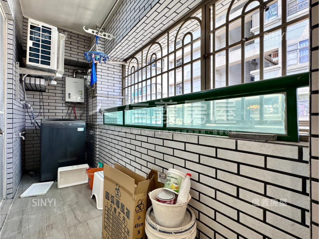 Ｒ１４巨蛋精裝兩房車位房屋室內格局與周邊環境