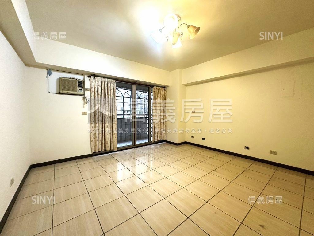 三代同堂樓中樓大４房車位房屋室內格局與周邊環境