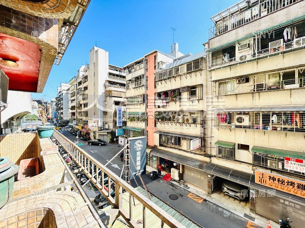 香檳華廈●三代同堂房屋室內格局與周邊環境