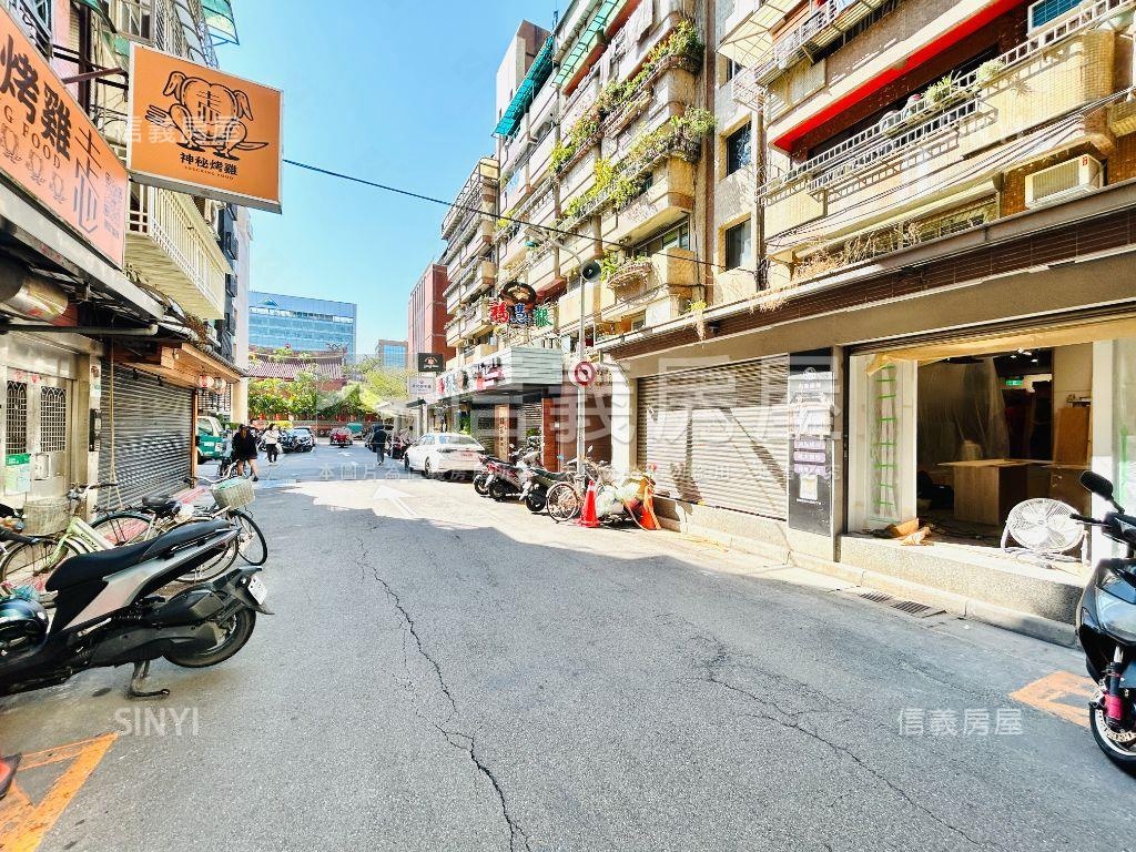 香檳華廈●三代同堂房屋室內格局與周邊環境