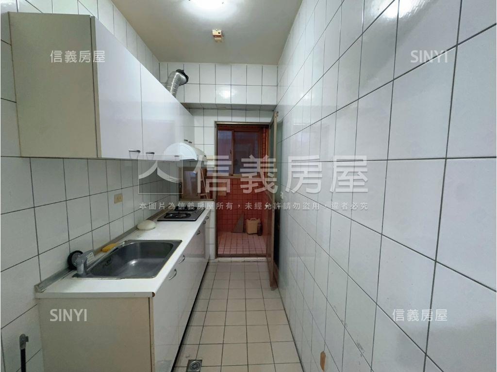 近楊梅體育園區有電梯３房房屋室內格局與周邊環境