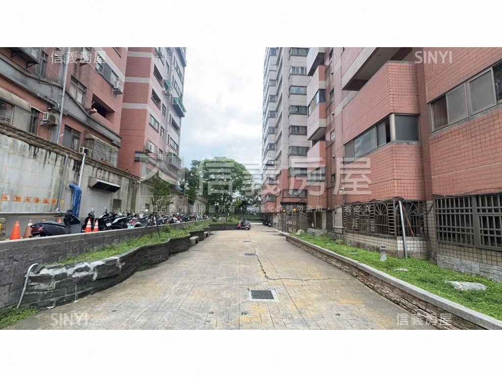 近楊梅體育園區有電梯３房房屋室內格局與周邊環境