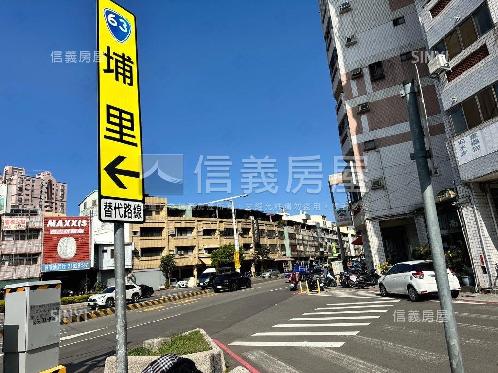 南區邊間金店面房屋室內格局與周邊環境