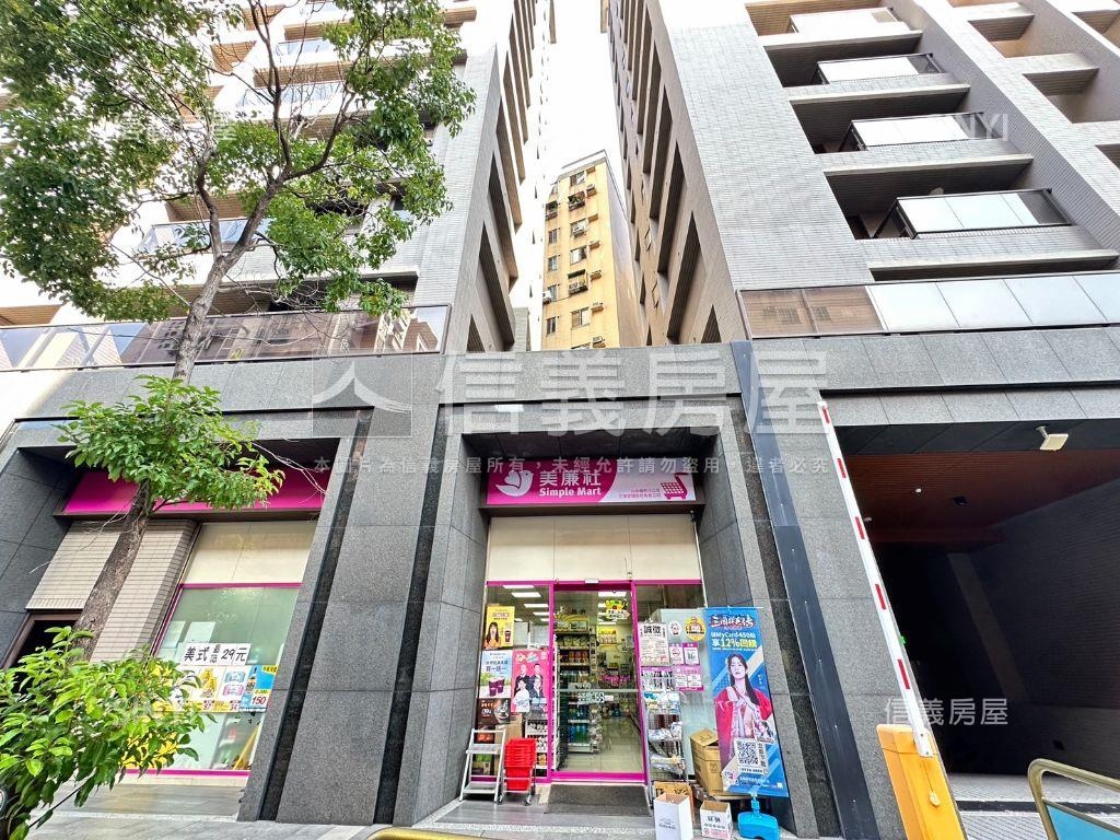 南區邊間金店面房屋室內格局與周邊環境