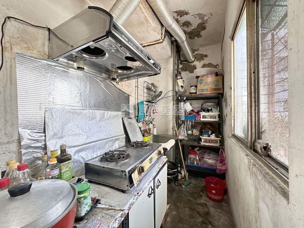 中山國中稀有低總電梯三房房屋室內格局與周邊環境