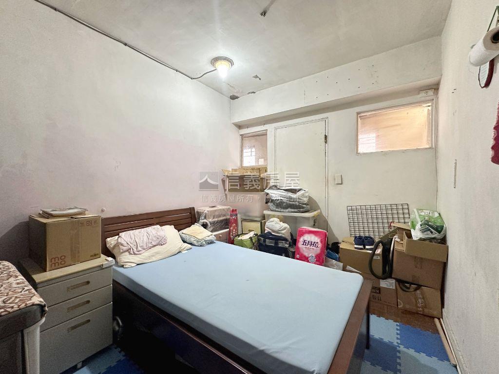 中山國中稀有低總電梯三房房屋室內格局與周邊環境