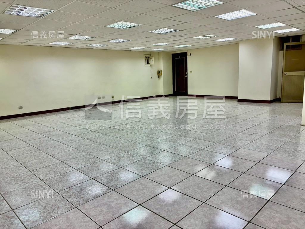 巨城旁邊住辦好案房屋室內格局與周邊環境