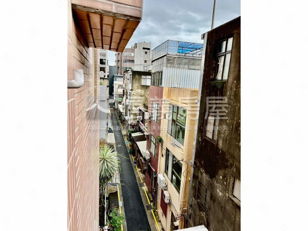 巨城旁邊住辦好案房屋室內格局與周邊環境
