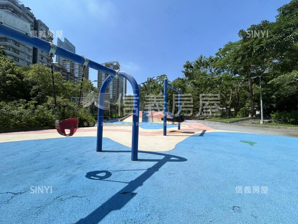 象山捷運低總價三樓房屋室內格局與周邊環境
