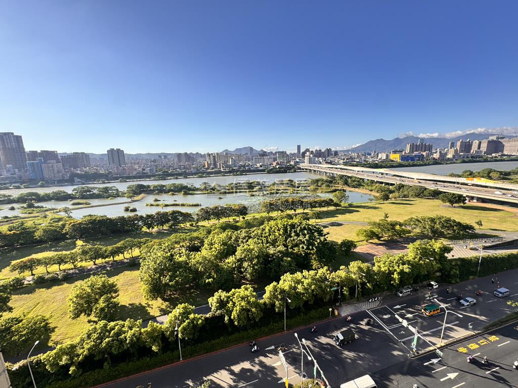 板橋新埔河景第一排美宅房屋室內格局與周邊環境