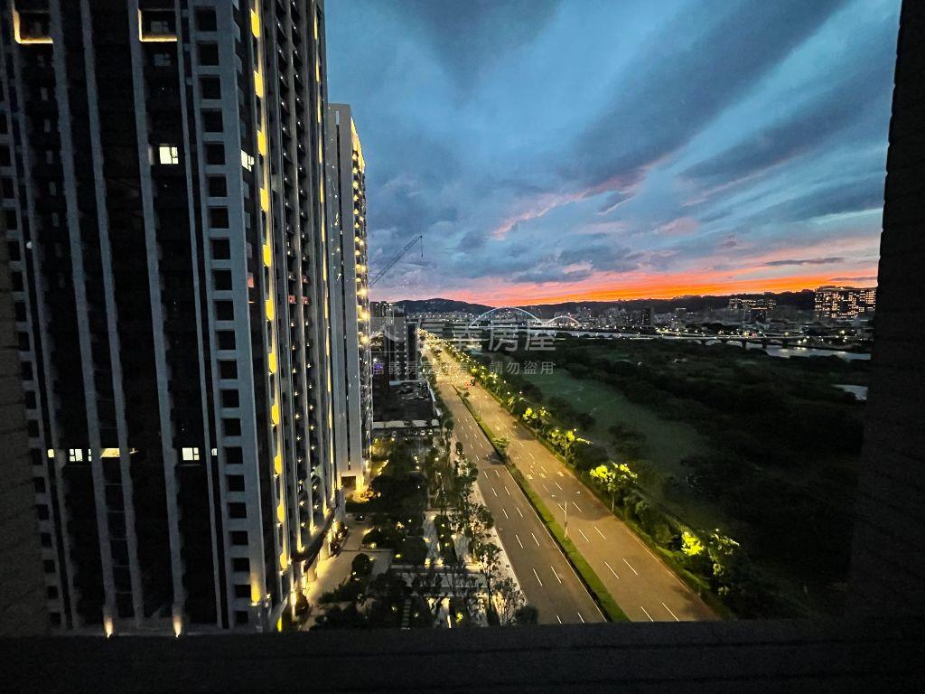 板橋新埔河景第一排美宅房屋室內格局與周邊環境